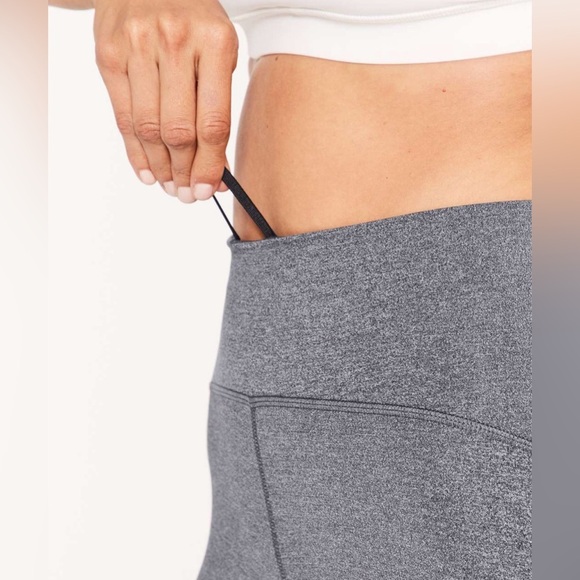 Lululemon Train Times Crop 17" in Heathered Black Size 6 - Picture 6 of 10